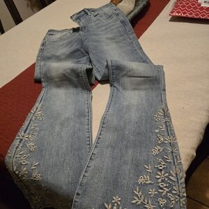 Embroidered Light Wash Women's Jeans Driftwood.